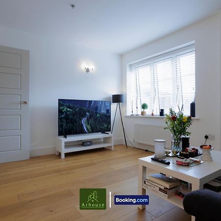 One Bedroom Apartment By Arhouse Apartments Short Lets & Serviced Accommodation Kingston With Free Wifi Kingston upon Thames  Ngoại thất bức ảnh