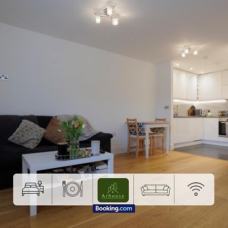 One Bedroom Apartment By Arhouse Apartments Short Lets & Serviced Accommodation Kingston With Free Wifi Kingston upon Thames  Ngoại thất bức ảnh