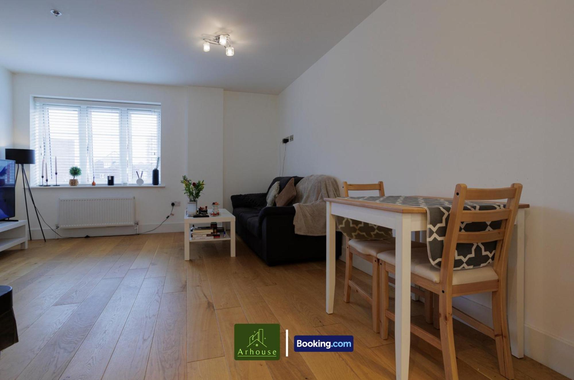 One Bedroom Apartment By Arhouse Apartments Short Lets & Serviced Accommodation Kingston With Free Wifi Kingston upon Thames  Ngoại thất bức ảnh
