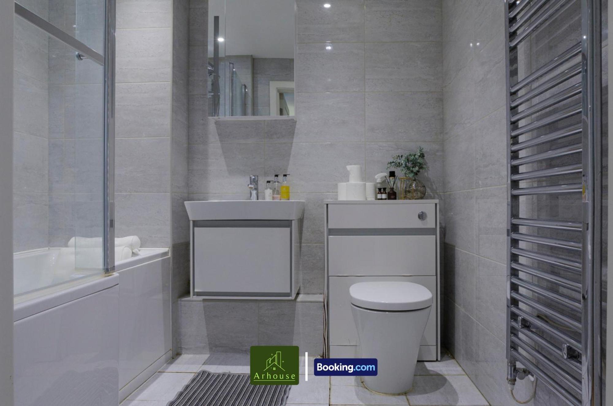 One Bedroom Apartment By Arhouse Apartments Short Lets & Serviced Accommodation Kingston With Free Wifi Kingston upon Thames  Ngoại thất bức ảnh