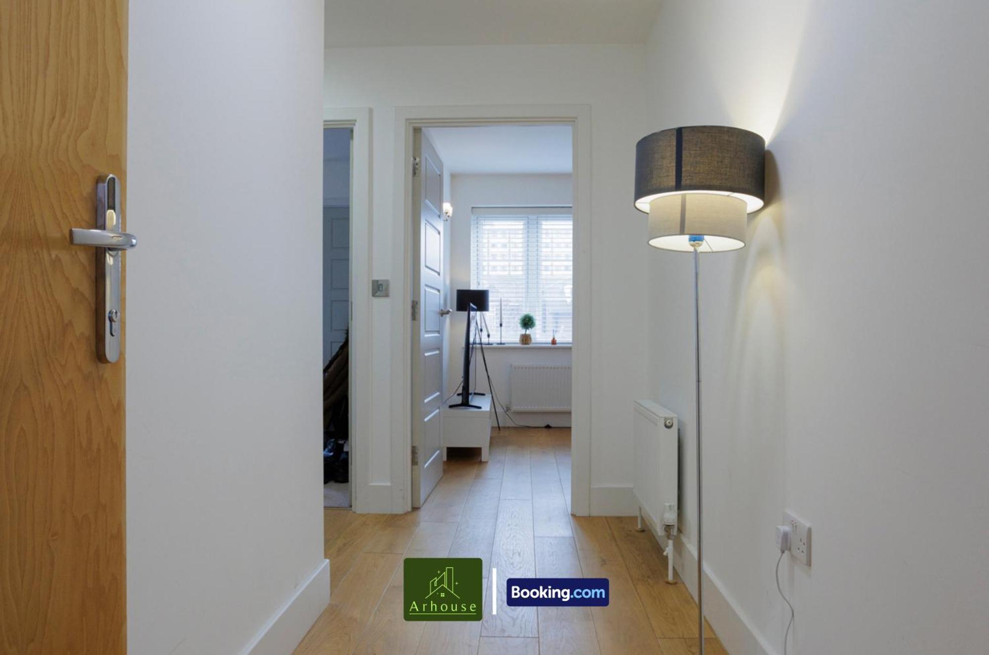 One Bedroom Apartment By Arhouse Apartments Short Lets & Serviced Accommodation Kingston With Free Wifi Kingston upon Thames  Ngoại thất bức ảnh