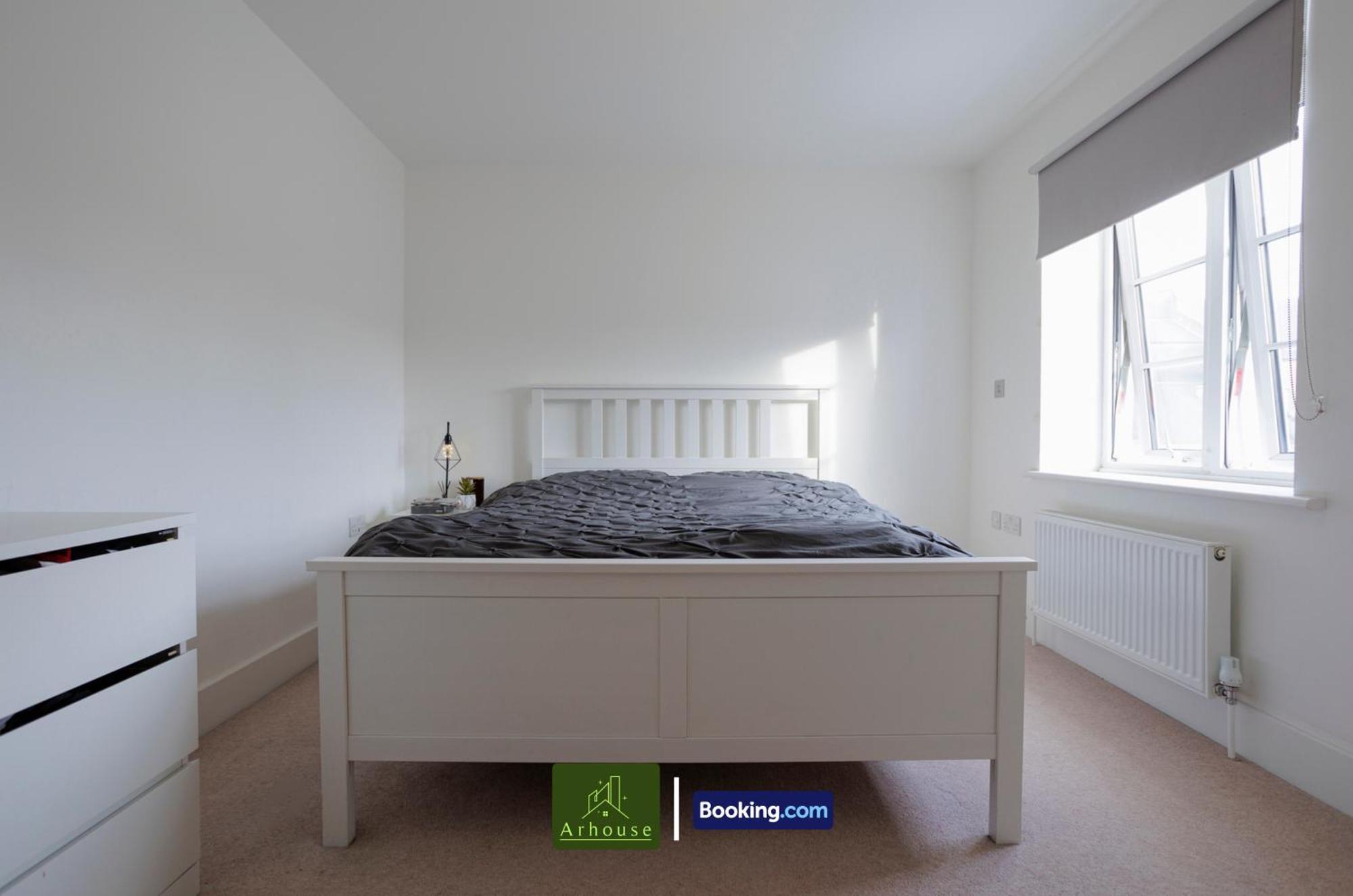 One Bedroom Apartment By Arhouse Apartments Short Lets & Serviced Accommodation Kingston With Free Wifi Kingston upon Thames  Ngoại thất bức ảnh